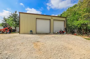 775 Phillips Dr, Azle, TX 76020 - Photo 36