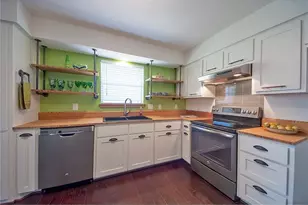 8717 Hackney Ln, Dallas, TX 75238 - Photo 10