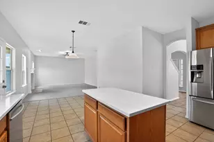 649 Nemitz St, Crowley, TX 76036 - Photo 4