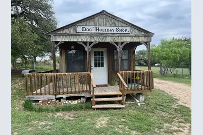 724 W First Street, Hico, TX 76457 - Photo 2