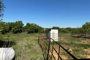 5355 Banks Rd Dr, Fort Worth, TX 76140 - Photo 4