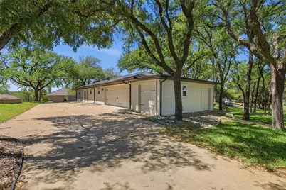6406 Lansdowne Court, Granbury, TX 76049 - Photo 38