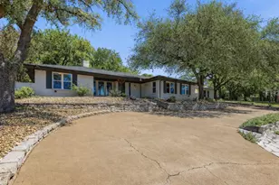 6406 Lansdowne Ct, Granbury, TX 76049 - Photo 2