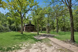 385 Meadowview Dr, Argyle, TX 76226 - Photo 34