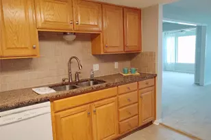 112 Harbor Dr, Runaway Bay, TX 76426 - Photo 4