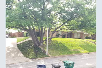 309 Willow Ridge Road, Fort Worth, TX 76103 - Photo 2