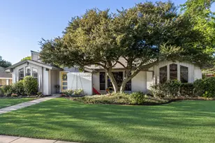 2825 Prairie Creek Dr, Plano, TX 75075 - Photo 2