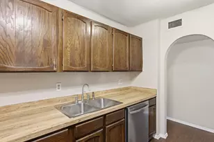 2204 Ridgedale Dr, Carrollton, TX 75006 - Photo 12