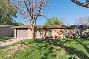 3922 Cambridge Dr, Garland, TX 75043 - Photo 2