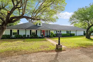 1017 S Nolan River Rd, Cleburne, TX 76033 - Photo 6