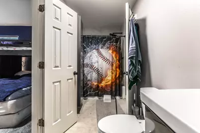 611 Laura Lane, Grand Prairie, TX 75052 - Photo 20