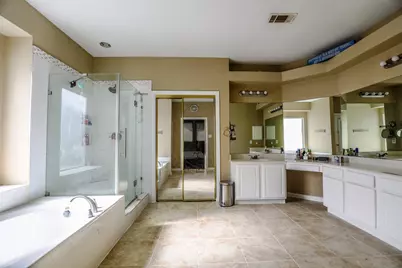 611 Laura Lane, Grand Prairie, TX 75052 - Photo 28