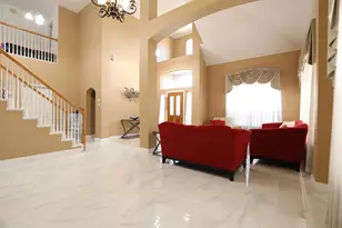 611 Laura Ln, Grand Prairie, TX 75052 - Photo 8