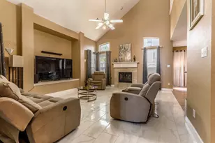 611 Laura Ln, Grand Prairie, TX 75052 - Photo 10