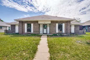 414 Willowcrest Dr, Garland, TX 75040 - Photo 2