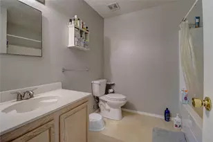 1305 Highcrest Dr, Burleson, TX 76028 - Photo 12