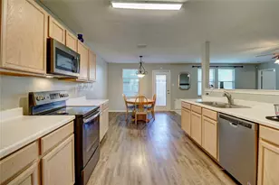 1305 Highcrest Dr, Burleson, TX 76028 - Photo 2