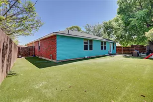 1305 Highcrest Dr, Burleson, TX 76028 - Photo 14