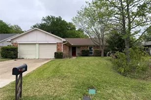 2904 Steve Dr, Hurst, TX 76054 - Photo 1