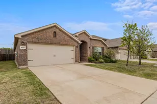 1029 N Churchill Dr, Fate, TX 75189 - Photo 2