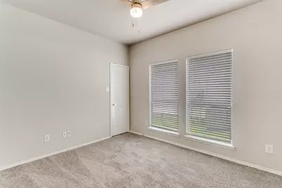9705 Hedge Bell Drive, McKinney, TX 75072 - Photo 14