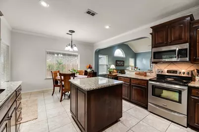 11021 Erinmoor Trail, Fort Worth, TX 76052 - Photo 16