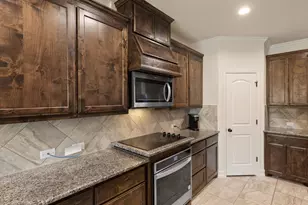 2501 Bunker Hill Dr, Burleson, TX 76028 - Photo 6