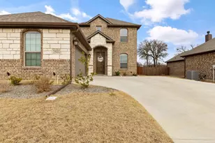 2501 Bunker Hill Dr, Burleson, TX 76028 - Photo 2