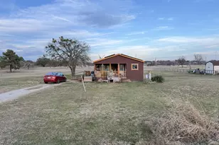 208 Farmhouse, Springtown, TX 76082 - Photo 4