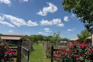 8463 Crest View Rd, Sanger, TX 76266 - Photo 2