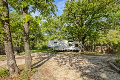 813 County Road 3680, Paradise, TX 76073 - Photo 30