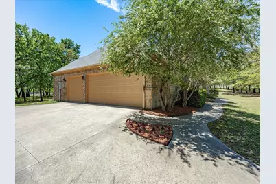 104 Lariat Court, Azle, TX 76020 - Photo 32