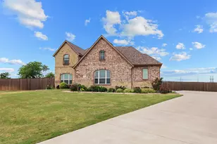 103 Walnut Dr, Van Alstyne, TX 75495 - Photo 2