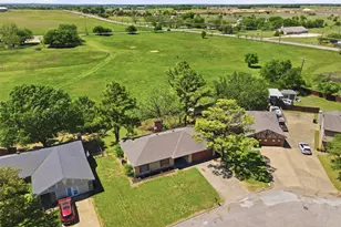 2026 Pebblecreek Dr, Cleburne, TX 76033 - Photo 30