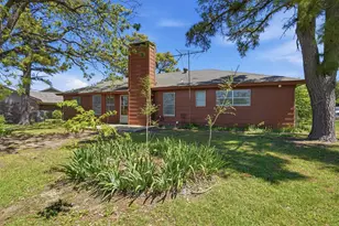 2026 Pebblecreek Dr, Cleburne, TX 76033 - Photo 26