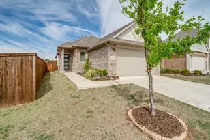 229 Town Pk Ave, Princeton, TX 75407 - Photo 2