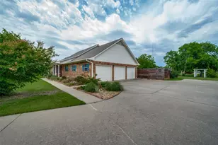 7457 Somerset Ln, Aubrey, TX 76227 - Photo 2