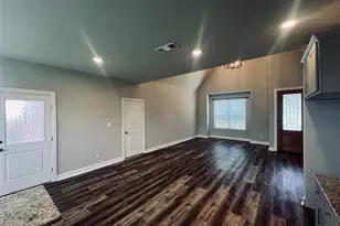 2305 Bourland St, Greenville, TX 75401 - Photo 6