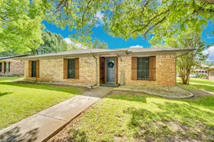 3003 Linda Dr, Ennis, TX 75119 - Photo 2
