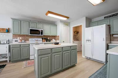 943 Morgan Drive, Burleson, TX 76028 - Photo 8