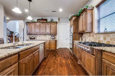 11124 Berkeley Hall Lane, Frisco, TX 75033 - Photo 10