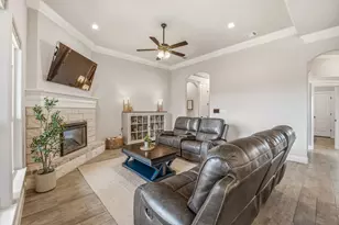 601 Violet Dr, Tolar, TX 76476 - Photo 4