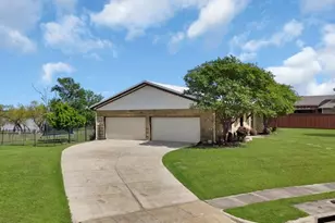 348 Hardwicke Ln, Little Elm, TX 75068 - Photo 4