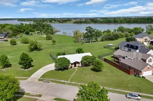 348 Hardwicke Ln, Little Elm, TX 75068 - Photo 2