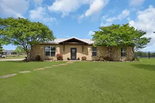 348 Hardwicke Ln, Little Elm, TX 75068 - Photo 2