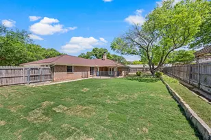 2 Lincolnshire Cir, Bedford, TX 76021 - Photo 24