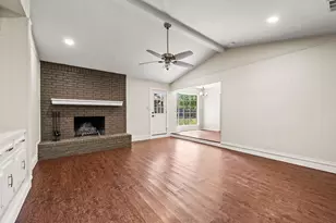 2 Lincolnshire Cir, Bedford, TX 76021 - Photo 12