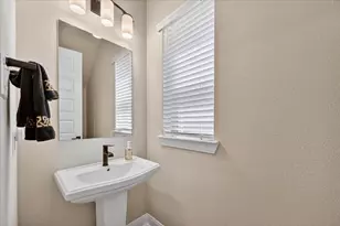 624 Treaty Oak Dr, Lewisville, TX 75056 - Photo 12