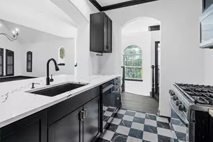 4160 Towne Green Cir, Addison, TX 75001 - Photo 8