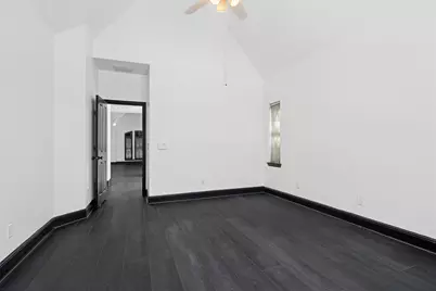 4160 Towne Green Circle, Addison, TX 75001 - Photo 10